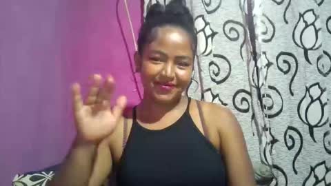 Snapshot of angelice33 chatting on February 27, 5:29 am angelice33 online show from February 27, 5:29 am