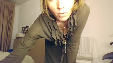 angelicfenix online show from April 3, 6:50 pm