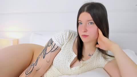 Angelic online show from September 16, 1:39 am