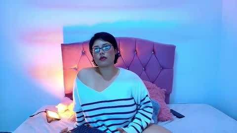 Snapshot of angelik_fooxxx chatting on February 4, 12:27 am Angelik online show from February 4, 12:27 am
