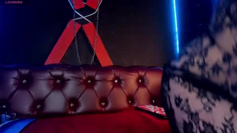 Snapshot of angelinablanc_ chatting on February 11, 11:37 am ANGELINA online show from February 11, 11:37 am