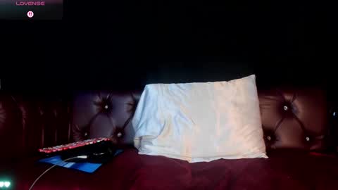 Snapshot of angelinablanc_ chatting on February 27, 11:43 am ANGELINA online show from February 27, 11:43 am