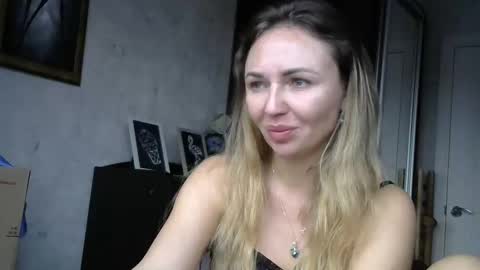 angelinalove28 online show from November 23, 8:03 am