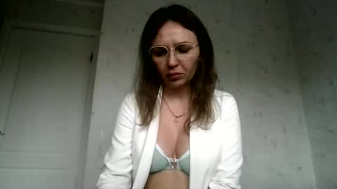 angelinalove28 online show from April 4, 7:50 am