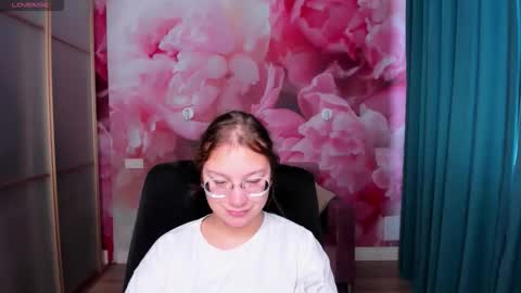 AngelinaLow online show from October 1, 11:27 am