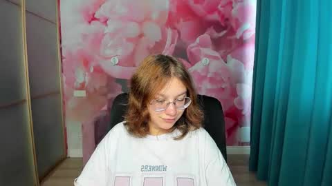 AngelinaLow online show from October 20, 11:21 am