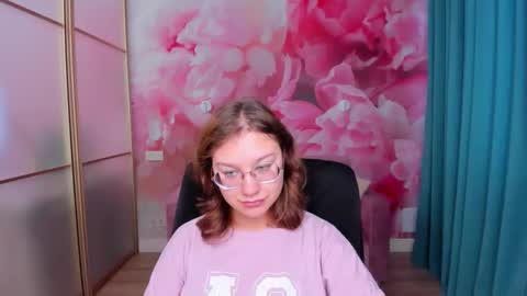 AngelinaLow online show from November 6, 12:28 pm