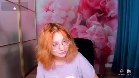 AngelinaLow online show from December 20, 7:15 am