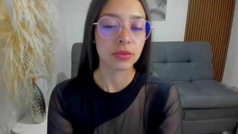 Snapshot of angeline_davies chatting on September 15, 1:33 pm angeline_davies online show from September 15, 1:33 pm