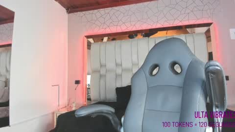 Angeline Heet online show from December 11, 9:52 am