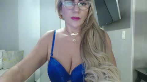 angelinna_12 online show from September 18, 2:02 am