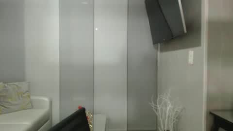 angelinna_12 online show from October 10, 4:33 am