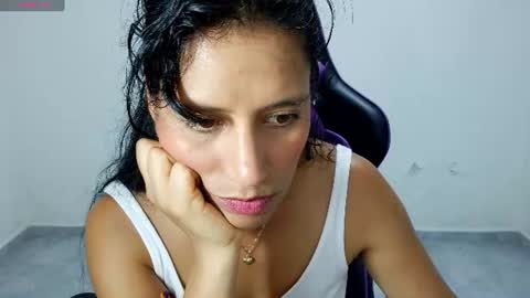 angela online show from July 17, 10:58 pm