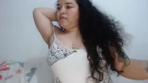 Snapshot of angelitawild_ chatting on December 19, 3:07 am angel online show from December 19, 3:07 am