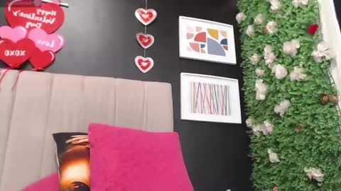 Snapshot of angelitawild_ chatting on February 18, 11:52 pm angel online show from February 18, 11:52 pm