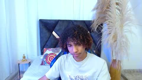 Angel online show from February 18, 9:11 pm