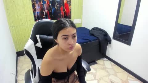 Snapshot of angell_cooper8 chatting on February 12, 5:19 pm Angell cooper8 online show from February 12, 5:19 pm