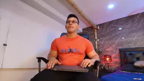 angell_rodriguez online show from June 16, 3:31 am