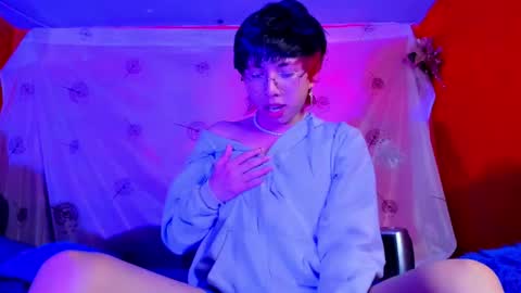 Snapshot of angellonfire chatting on February 16, 12:21 pm Angel online show from February 16, 12:21 pm