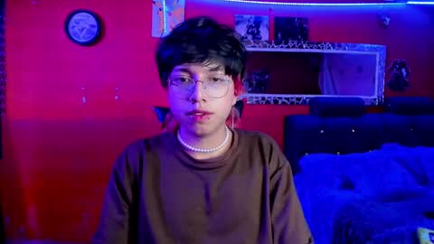 Snapshot of angellonfire chatting on March 6, 3:46 am Angel online show from March 6, 3:46 am