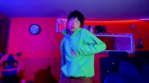 Snapshot of angellonfire chatting on March 10, 5:43 am Angel online show from March 10, 5:43 am