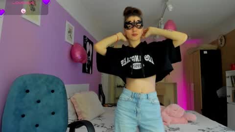 Snapshot of angelly_fox chatting on February 24, 5:22 pm Angelli online show from February 24, 5:22 pm