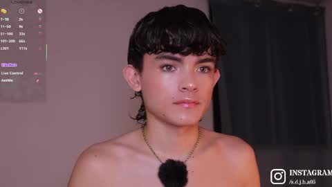 Snapshot of angelocute_ chatting on April 27, 3:04 am Angelo I work from home this is my room online show from April 27, 3:04 am