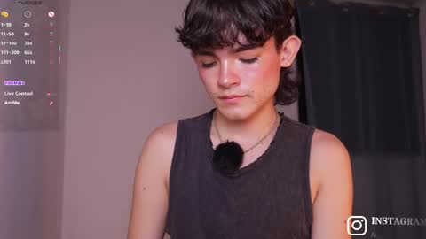 Snapshot of angelocute_ chatting on April 30, 3:02 am Angelo I work from home this is my room online show from April 30, 3:02 am