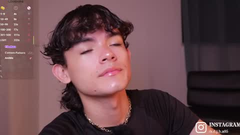 Snapshot of angelocute_ chatting on May 20, 2:07 am Angelo I work from home this is my room online show from May 20, 2:07 am