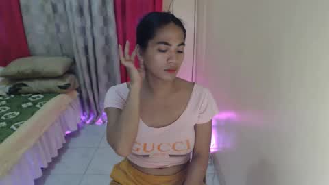 Snapshot of angelofcumx chatting on June 4, 1:44 am sabina online show from June 4, 1:44 am