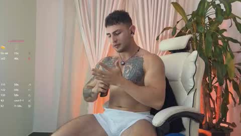 Angelo Ferro online show from December 22, 3:58 am