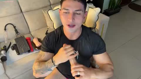 Angelo Ferro online show from July 3, 4:30 am