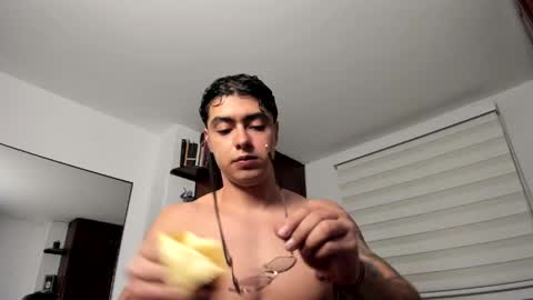 Snapshot of angelovfitnessxv chatting on May 25, 4:18 am angelov online show from May 25, 4:18 am