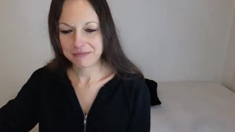 Giulia online show from February 12, 12:22 pm