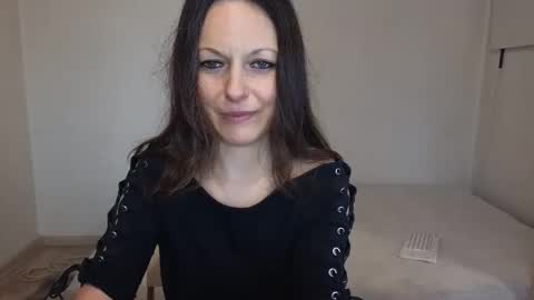 Giulia online show from April 3, 12:03 pm