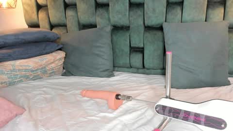 ANGIE online show from January 22, 5:28 pm