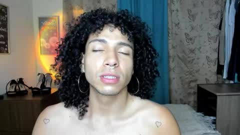 angelwhitte online show from March 19, 2:48 am