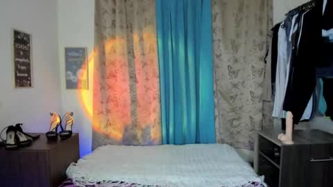 angelwhitte online show from April 11, 11:53 pm