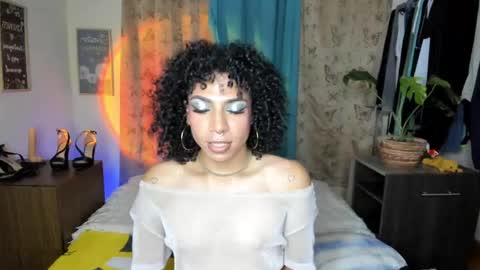 Snapshot of angelwhitte chatting on April 28, 2:27 am angelwhitte online show from April 28, 2:27 am