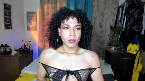 Snapshot of angelwhitte chatting on April 29, 1:21 am angelwhitte online show from April 29, 1:21 am
