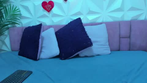 anggie online show from April 1, 1:52 pm