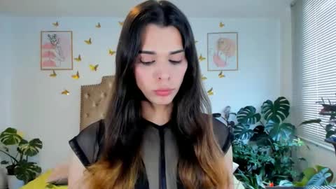 Snapshot of angie_modelo chatting on May 12, 6:27 pm Anabella online show from May 12, 6:27 pm