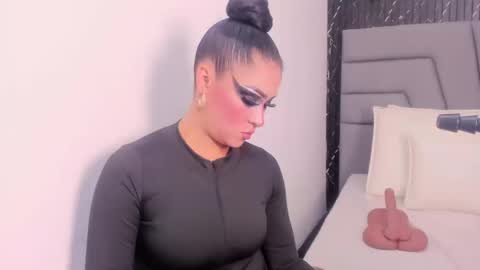 Snapshot of angie_will chatting on September 11, 3:56 pm A N G I E. online show from September 11, 3:56 pm