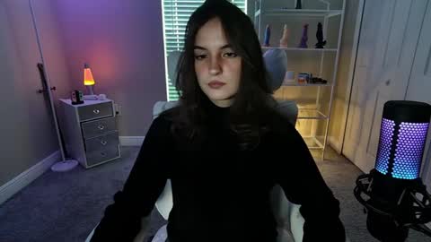 Snapshot of angiefae_ chatting on June 1, 7:15 pm Angie Fae online show from June 1, 7:15 pm