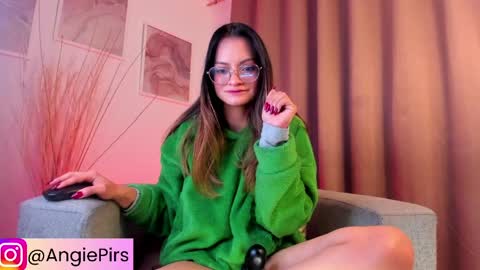 AngiePirs online show from March 27, 11:37 pm