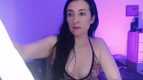 VALENTINA online show from January 17, 6:15 am