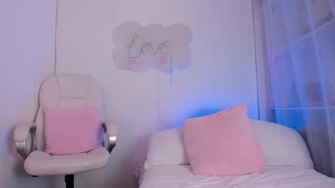 Snapshot of angiiebylpz chatting on February 25, 5:58 pm violeth lopez online show from February 25, 5:58 pm