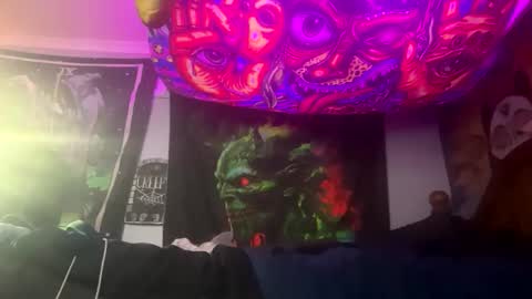 Snapshot of angusbone01 chatting on September 10, 8:14 am angusbone01 online show from September 10, 8:14 am