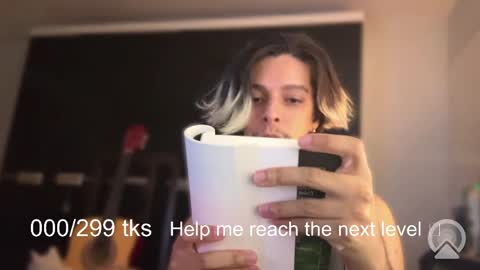 Snapshot of angxlboy chatting on April 7, 2:45 am Angxl boy online show from April 7, 2:45 am