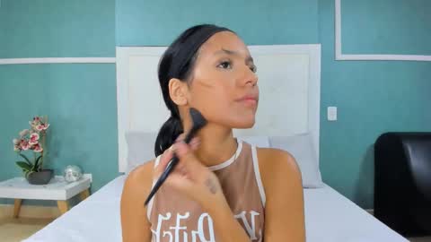 Snapshot of ania_gomezz chatting on October 8, 9:56 pm Ania online show from October 8, 9:56 pm